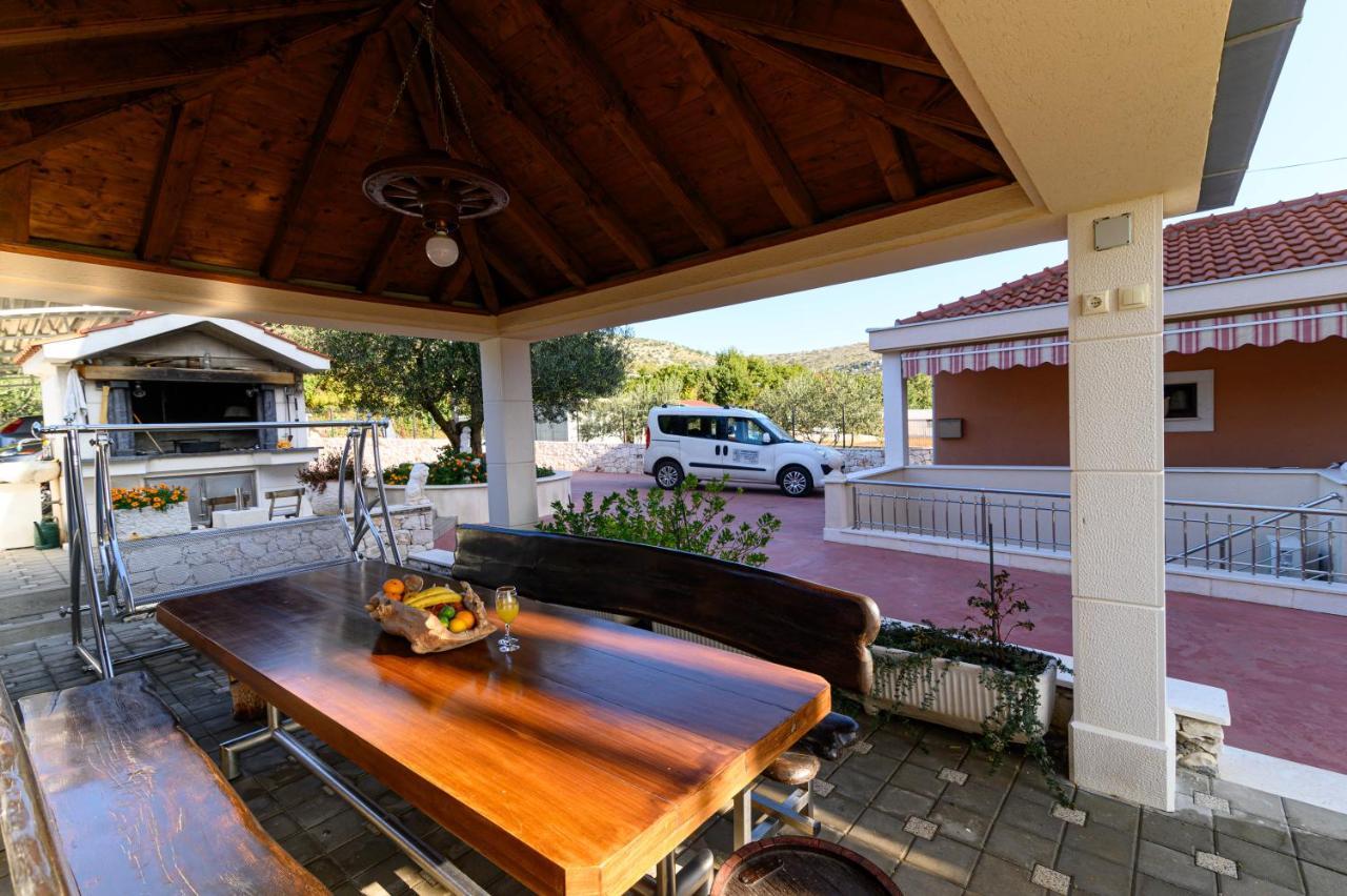 Loni Apartment Trogir Bagian luar foto