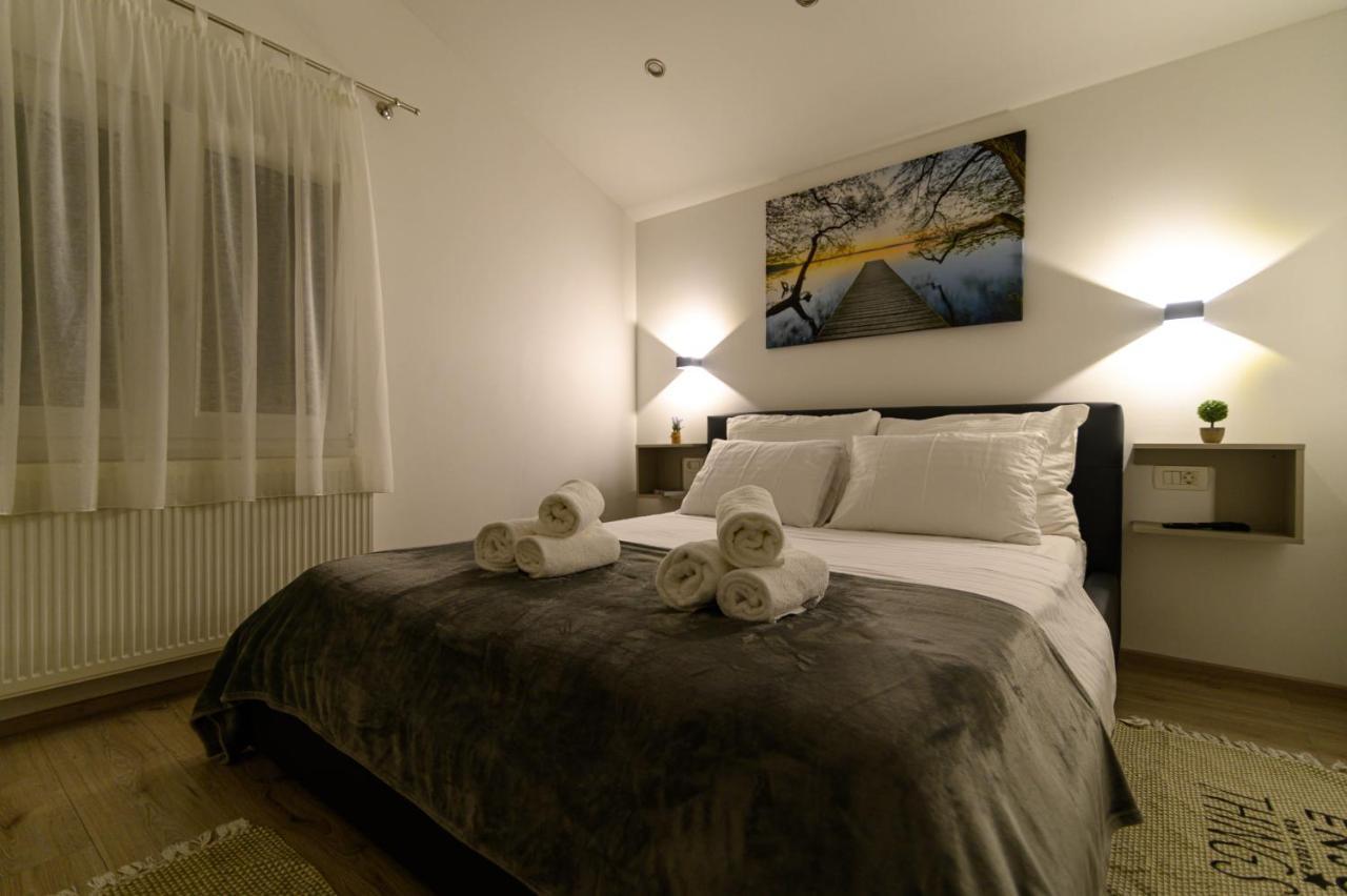 Loni Apartment Trogir Bagian luar foto